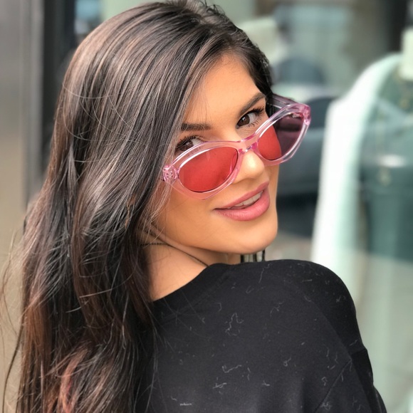 Meet your Posher, Jessica - Picture 1 of 1